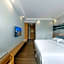 Zhenxing Hotel