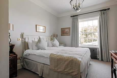 Room 15 – Dale Hole Cozy Double Room
