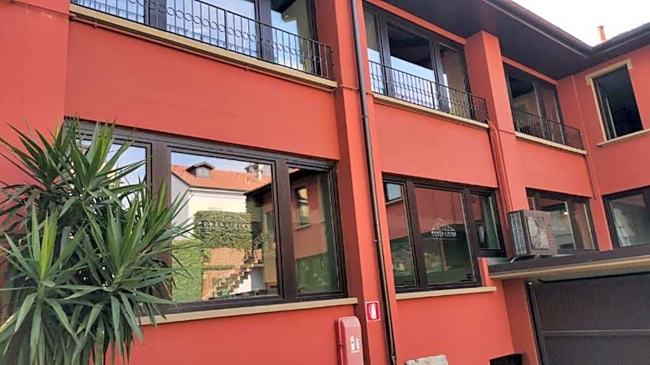 LT - Room's Bed & Living