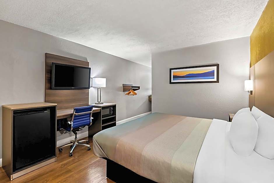 Quality Inn Orange City near Blue Spring State Park