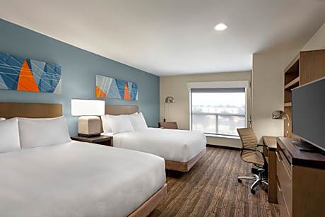 Den Guestroom with Two Queen Beds