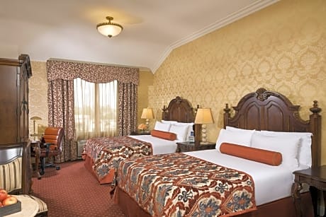 Deluxe Queen Room with Two Queen Beds