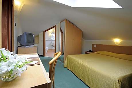 Economy double room