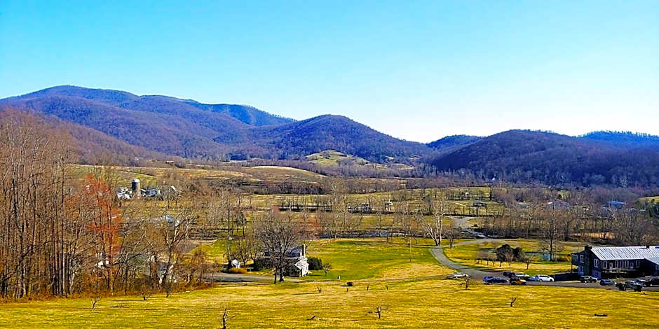 Graves Mountain Farm & Lodges