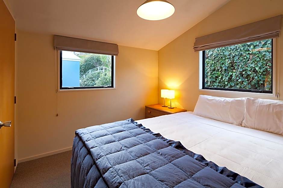 Spinnaker Bay Apartments