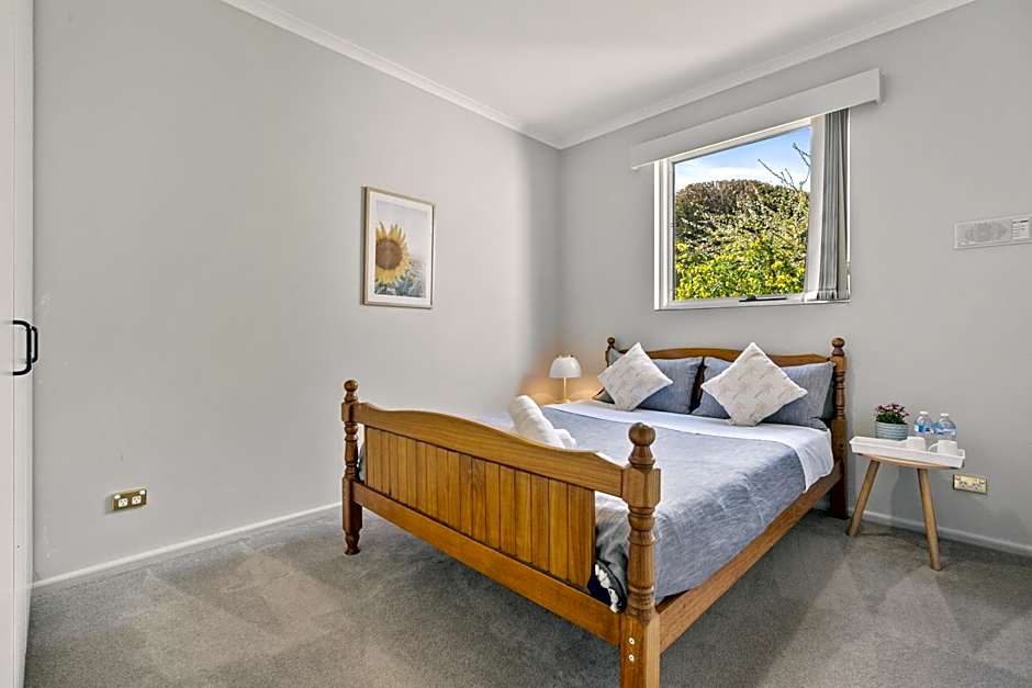 Super nice house with sea view free parking