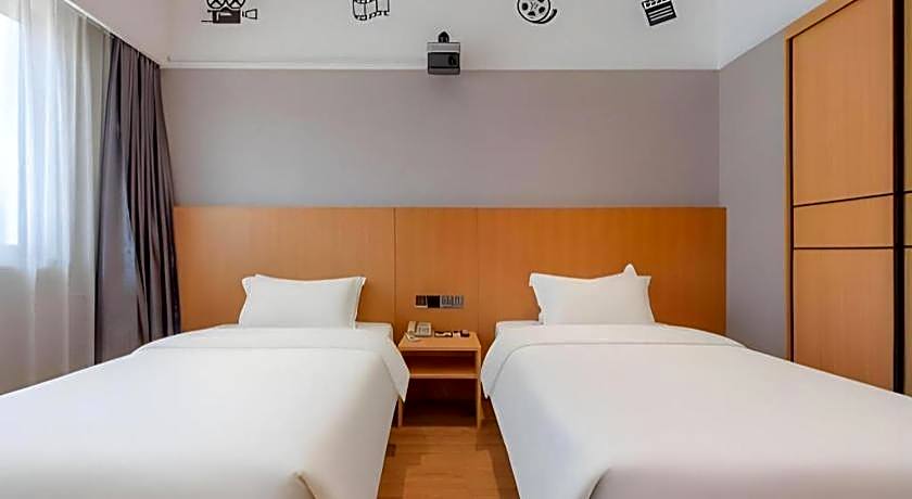 Carrianna Hotel