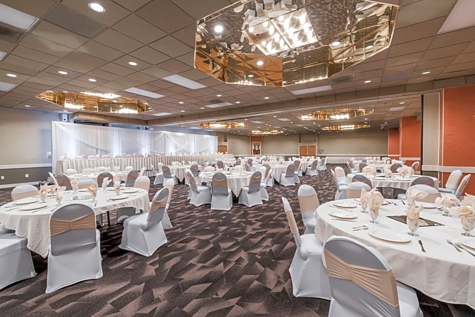Ramada by Wyndham Fargo