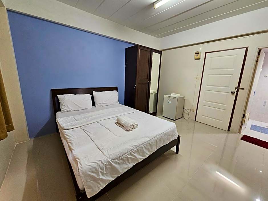 Si Fah at Bangsaen Hotel