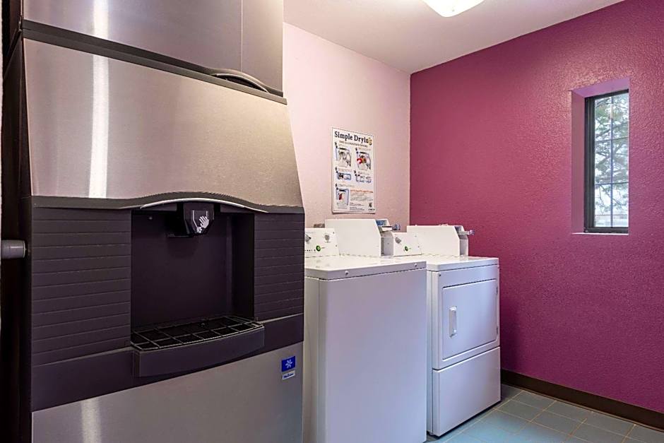 La Quinta Inn & Suites by Wyndham Kansas City Lenexa