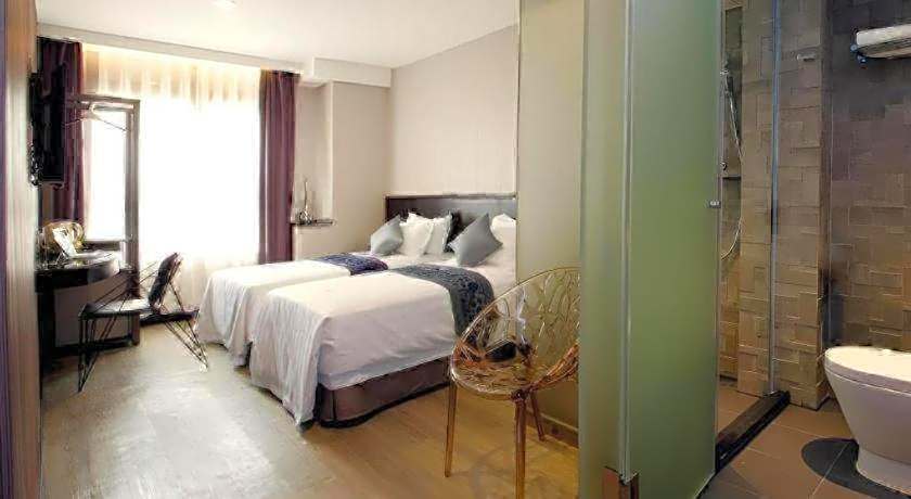 M1 North Point Hotel