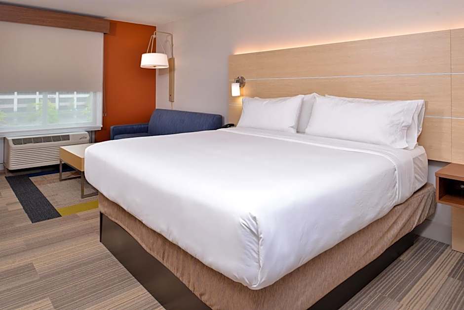 Holiday Inn Express Hotel and Suites Cincinnati - Mason By IHG