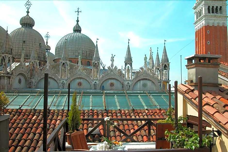 Relais Piazza San Marco