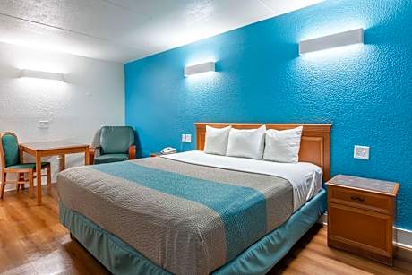 King Room - Disability Access - Non-Smoking