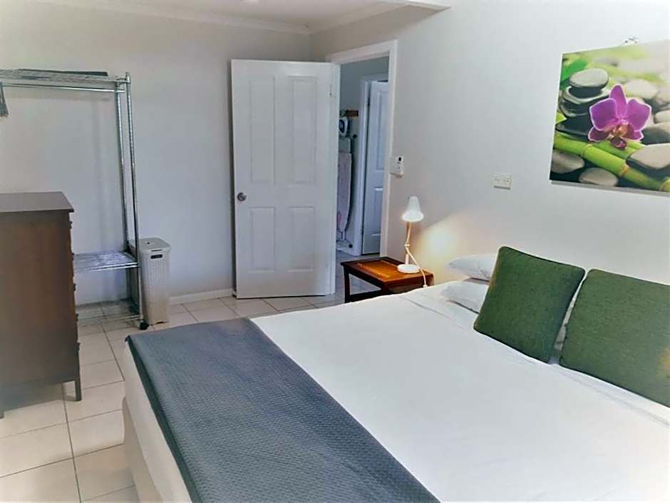 Airlie Apartments