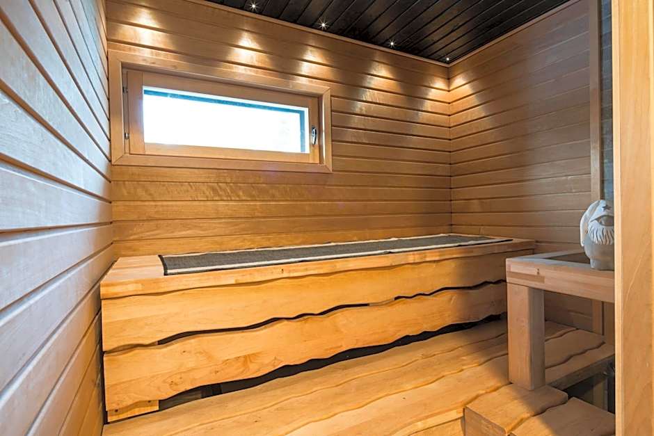 Santa's Igloos Arctic Circle