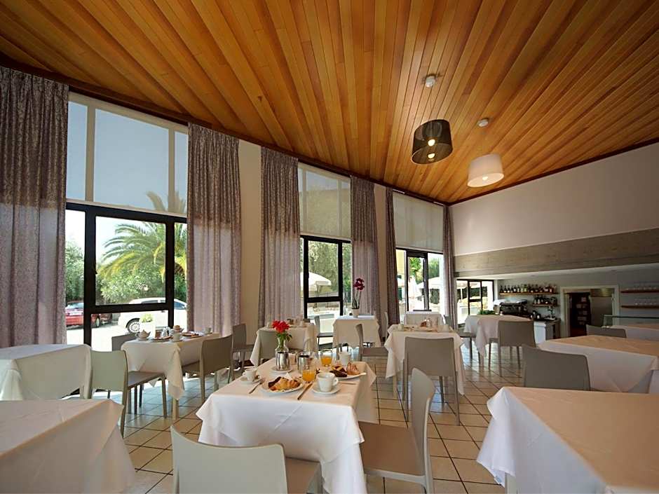 Hotel Saviola