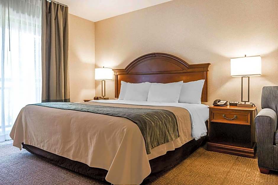 Comfort Inn & Suites South Burlington near University