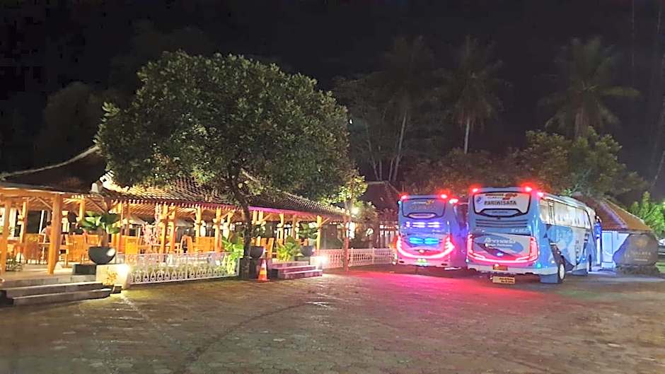 The Nalaya Hotel & Resto