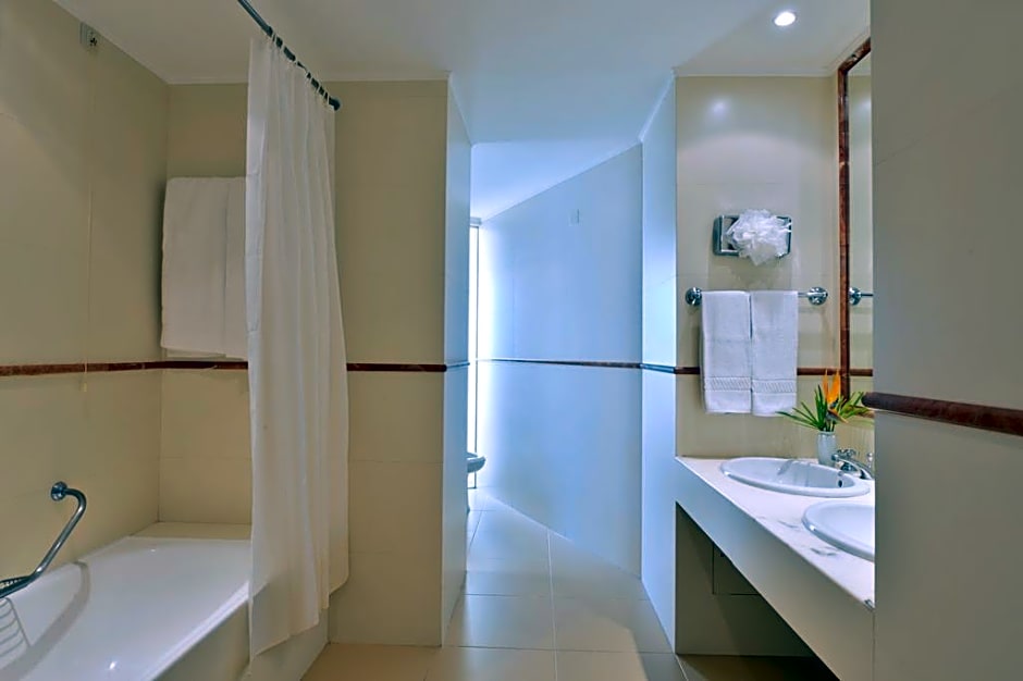 Pestana Delfim Beach & Golf Hotel