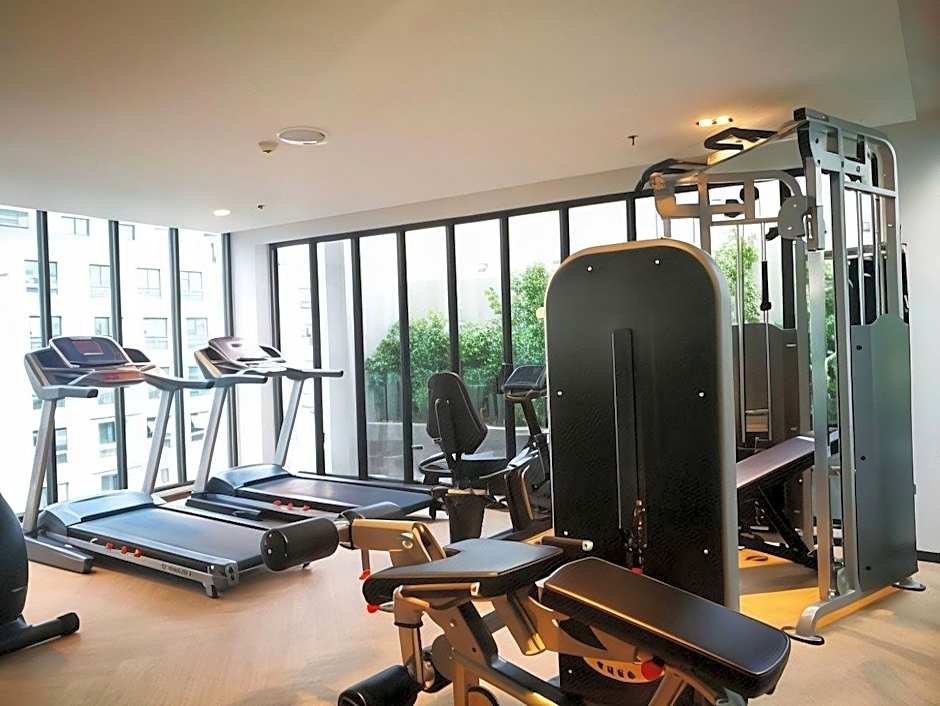 The Quarter Ploenchit by UHG