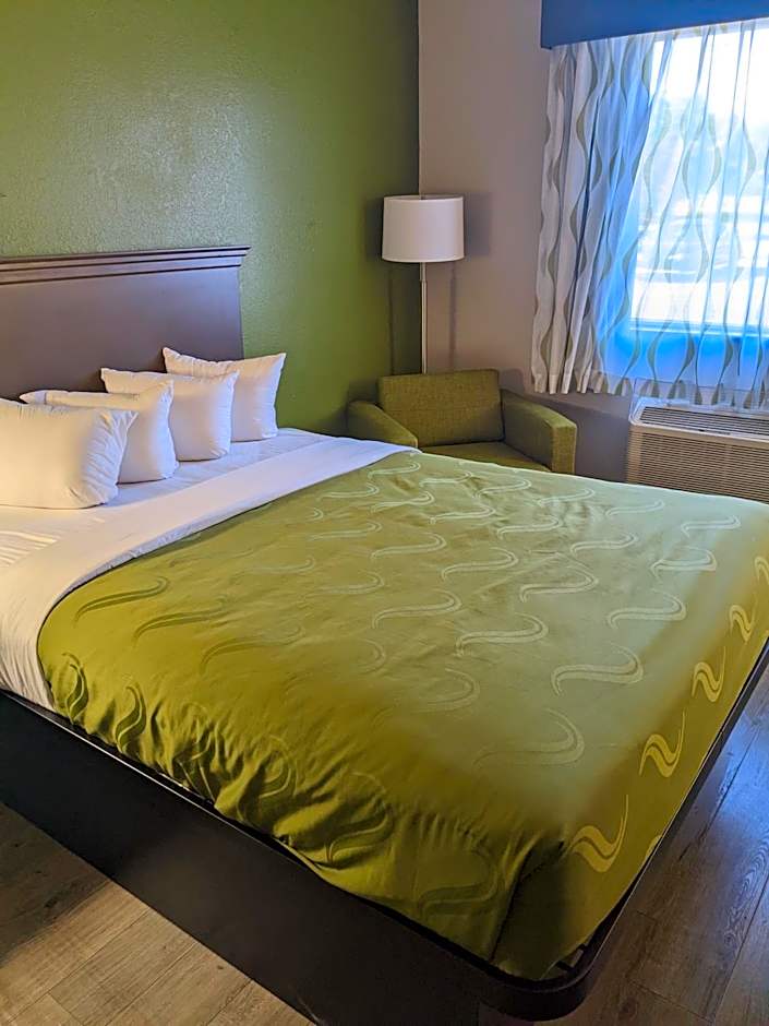 Quality Inn & Suites Delaware