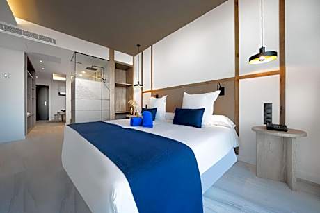 Superior Junior Suite with Sea View (1 Adult)