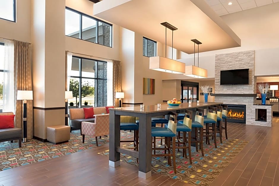 Hampton Inn & Suites Kenosha
