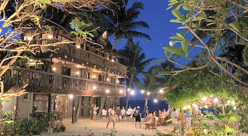 Bamboo House Beach Lodge & Restaurant