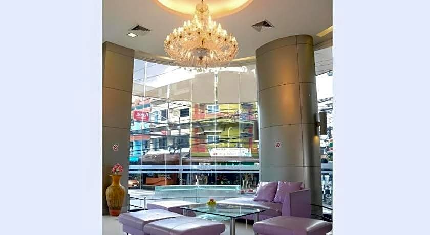 Mayflower Grande Hotel