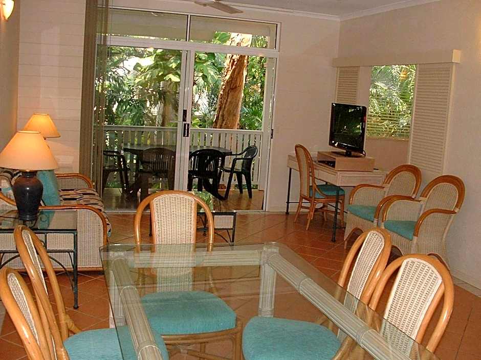 Palm Cove Tropic Apartments