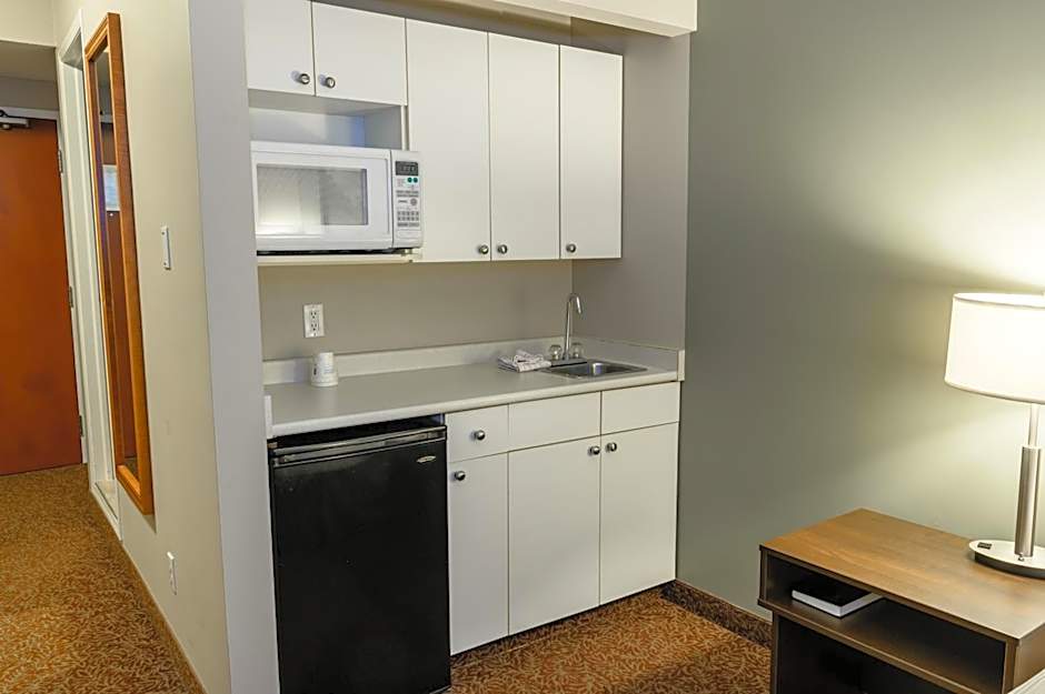 Super 8 by Wyndham Cochrane