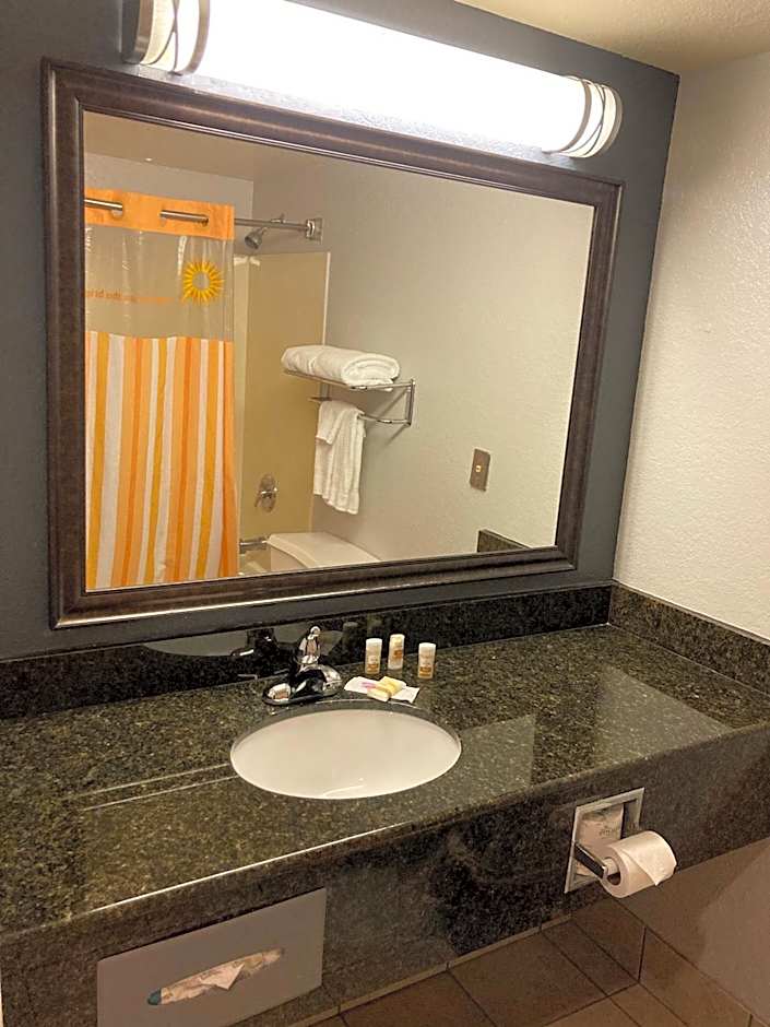 La Quinta Inn & Suites by Wyndham Davis