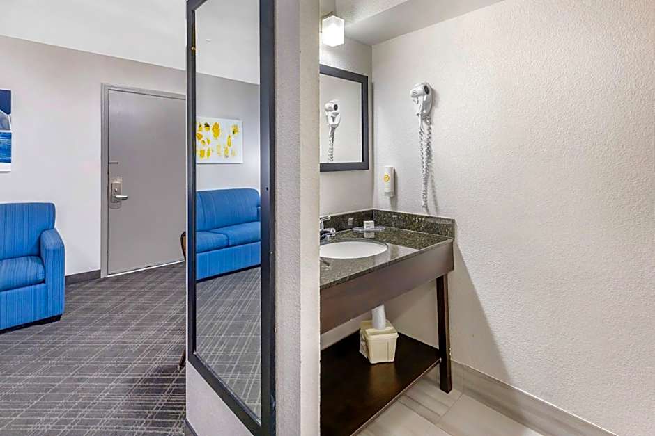 Comfort Inn Bourbonnais Near I-57