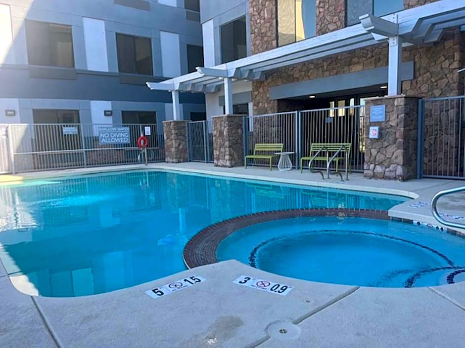 Spark by Hilton Phoenix East Mesa