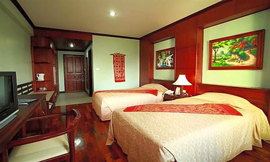 Vansana Riverside Hotel