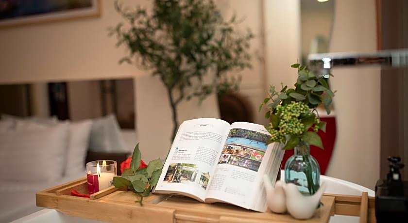 Quý Hùng Hotel - City Centre