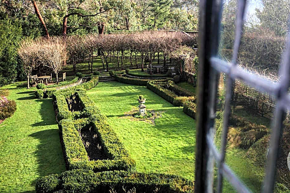 Langshott Manor - Luxury Hotel Gatwick