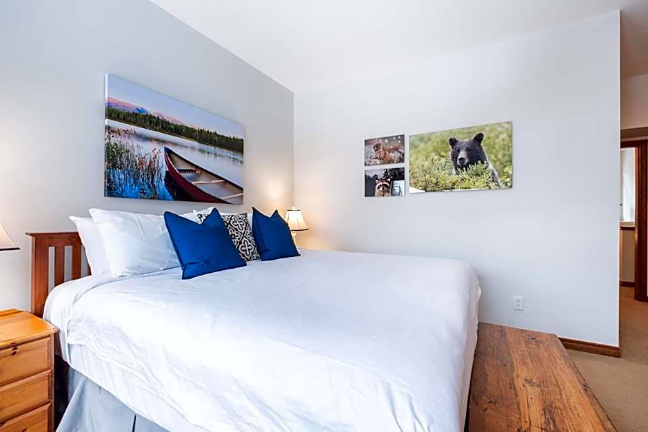 Blackcomb Greens by Outpost Whistler