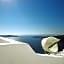 White Santorini Suites & Spa