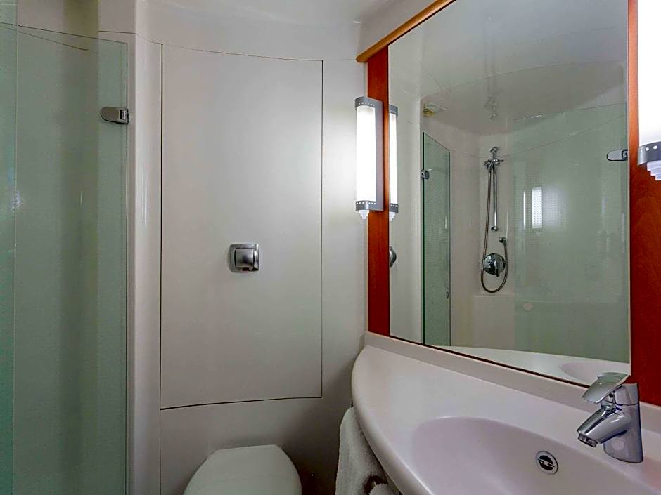 ibis Belfast Queens Quarter