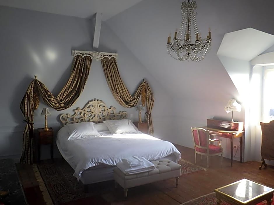 Castel De La Comtesse – Blois, KY