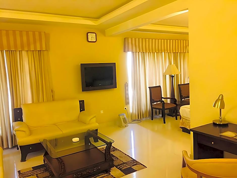 Royal Desert Palm Hotel