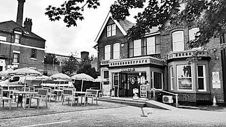 Bennetts Hotel