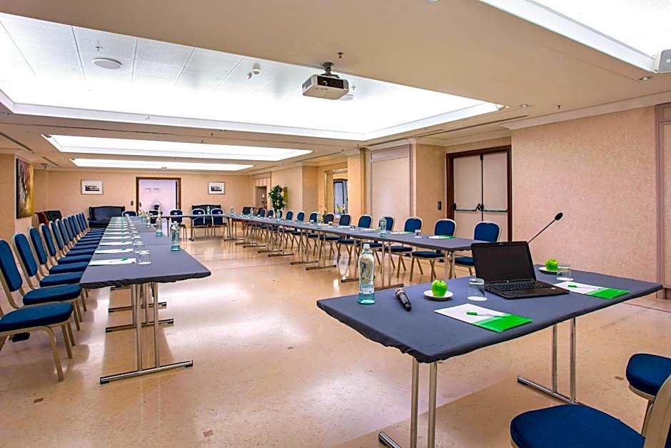 Courtyard by Marriott Rome Central Park