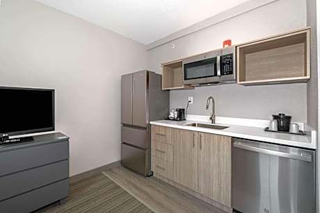 One-Bedroom King Suite with Sofa Bed - Non-Smoking