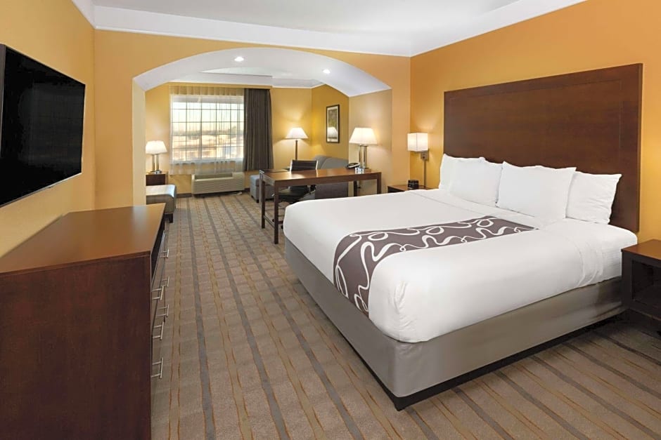 La Quinta Inn & Suites by Wyndham Houston Nw Beltway 8 / West Rd