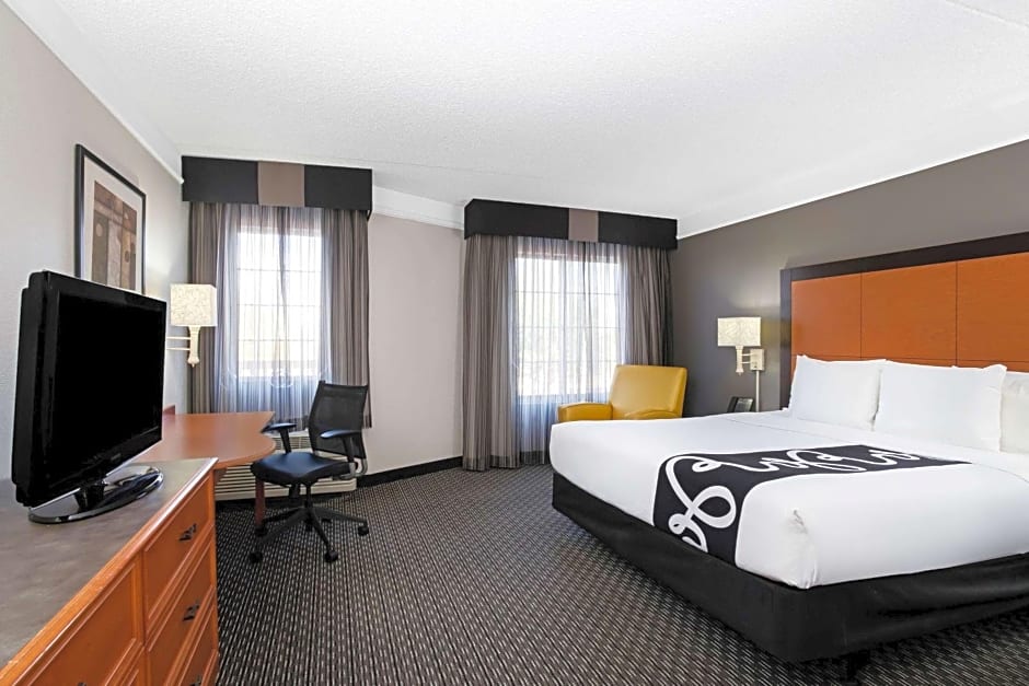 La Quinta Inn & Suites by Wyndham Tucson Airport