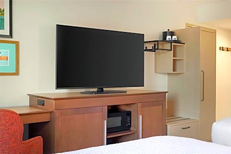 Queen Room with Two Queen Beds - Disability Access - Poolside