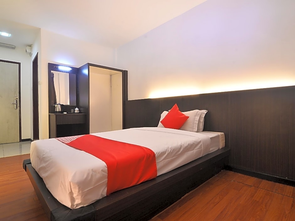 OYO 43960 Laksamana Executive & Boutique Hotel